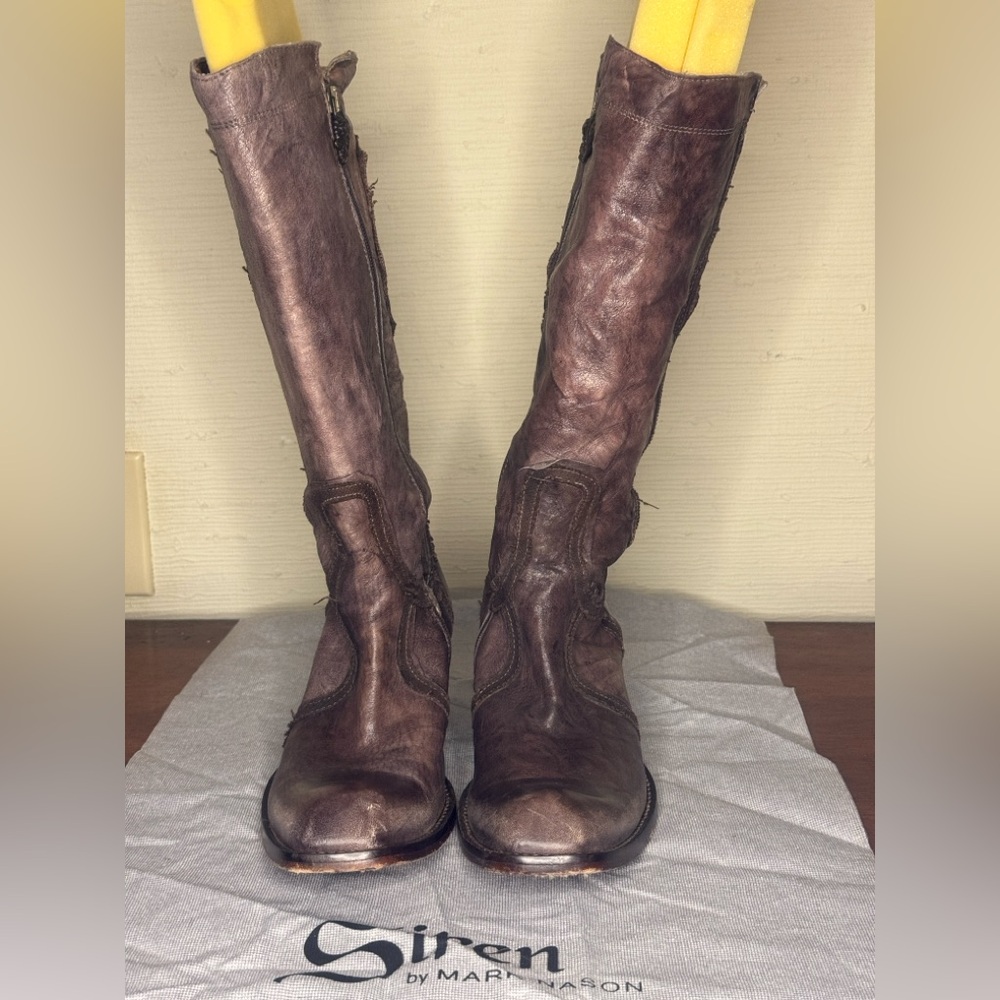 Siren Italian leather rose embroidery boots size 9